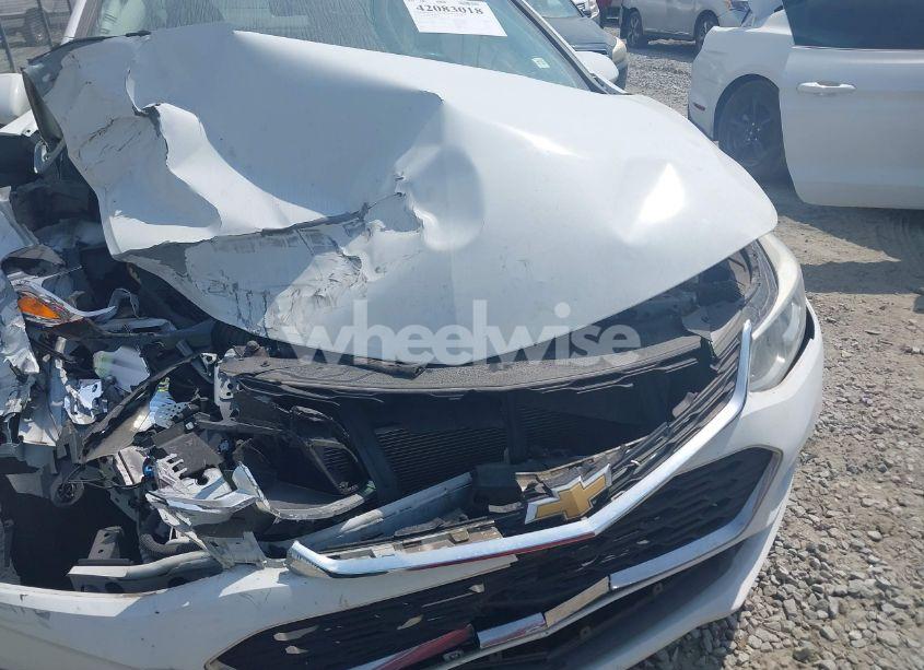 Photo 6 of 2018 Chevrolet Cruze LS AUTO (VIN 1G1BC5SM5J7209572)