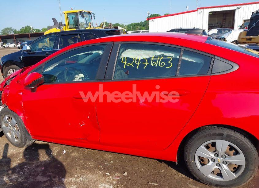 Photo 15 of 2018 Chevrolet Cruze LS AUTO (VIN 1G1BC5SM5J7247318)