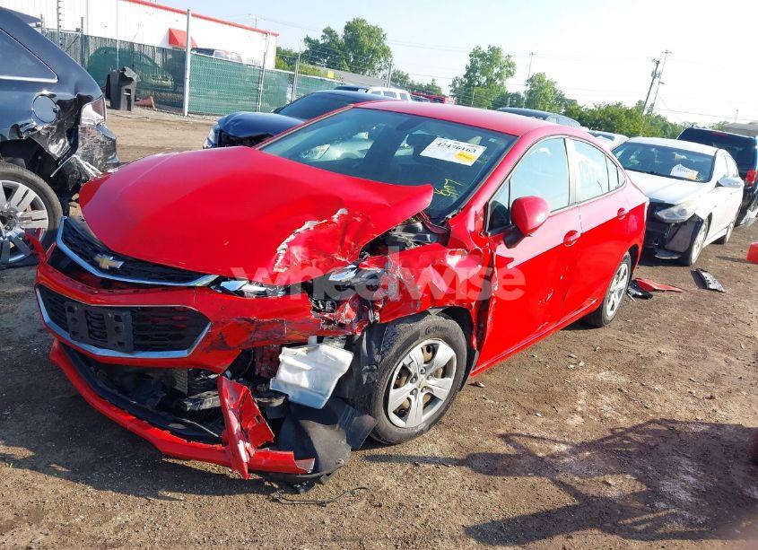 Photo 2 of 2018 Chevrolet Cruze LS AUTO (VIN 1G1BC5SM5J7247318)