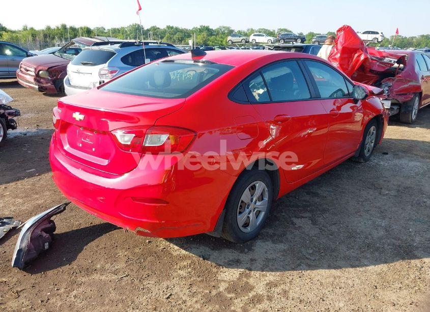 Photo 4 of 2018 Chevrolet Cruze LS AUTO (VIN 1G1BC5SM5J7247318)