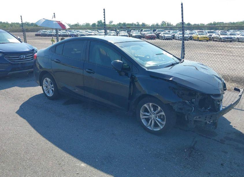 Photo 13 of 2019 Chevrolet Cruze LS (VIN 1G1BC5SM5K7108985)