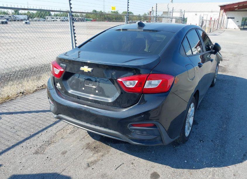 Photo 16 of 2019 Chevrolet Cruze LS (VIN 1G1BC5SM5K7108985)