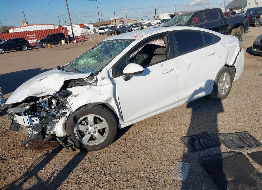Photo 2 of 2019 Chevrolet Cruze LS (VIN 1G1BC5SM5K7112499)