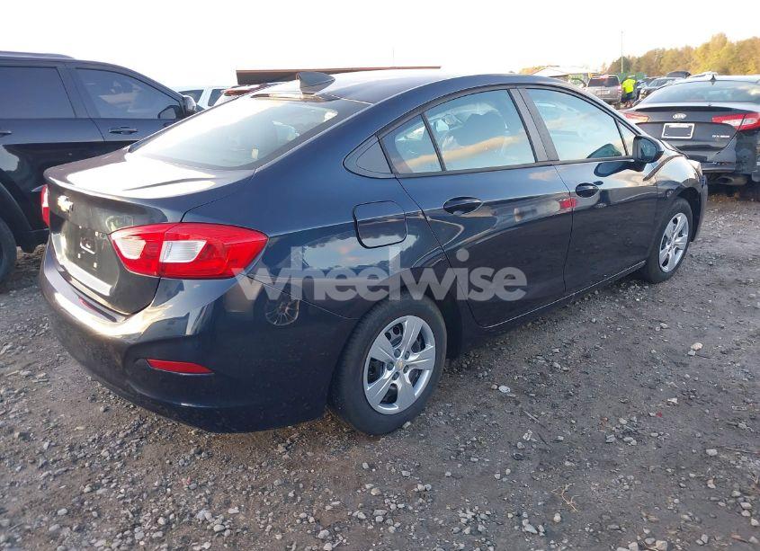 Photo 4 of 2016 Chevrolet Cruze LS AUTO (VIN 1G1BC5SM6G7255484)