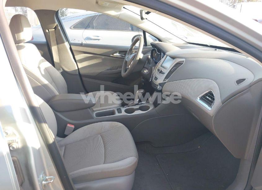 Photo 5 of 2016 Chevrolet Cruze LS AUTO (VIN 1G1BC5SM6G7263875)