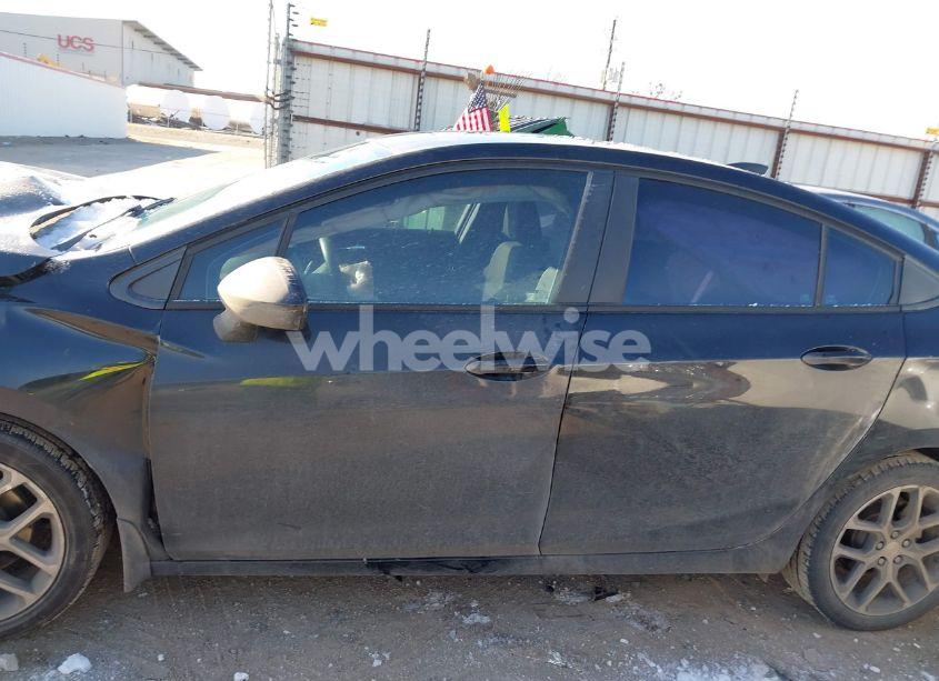 Photo 14 of 2016 Chevrolet Cruze LS AUTO (VIN 1G1BC5SM6G7286928)