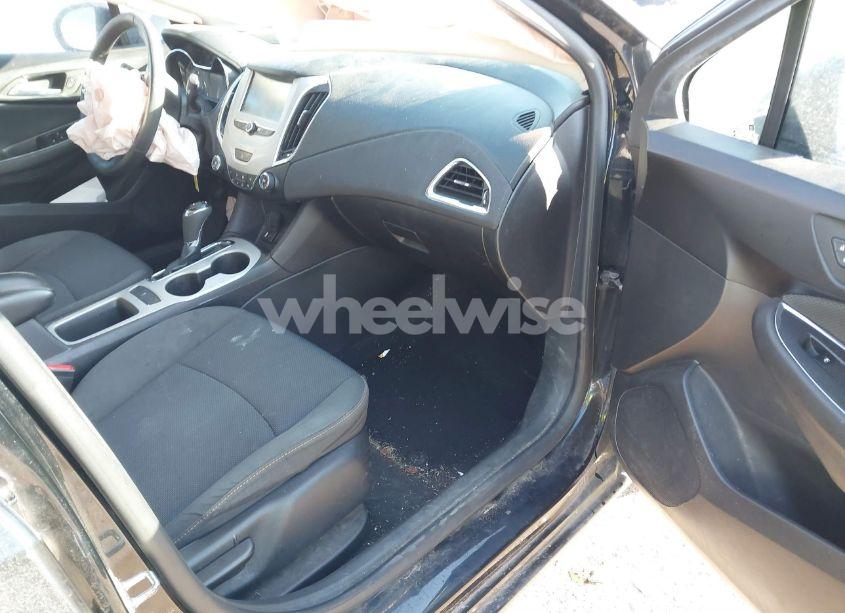 Photo 5 of 2016 Chevrolet Cruze LS AUTO (VIN 1G1BC5SM6G7286928)