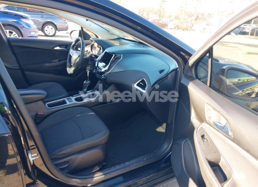 Photo 5 of 2017 Chevrolet Cruze LS AUTO (VIN 1G1BC5SM6H7156391)