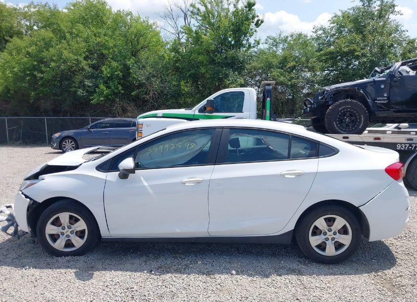 Photo 14 of 2017 Chevrolet Cruze LS AUTO (VIN 1G1BC5SM6H7180559)