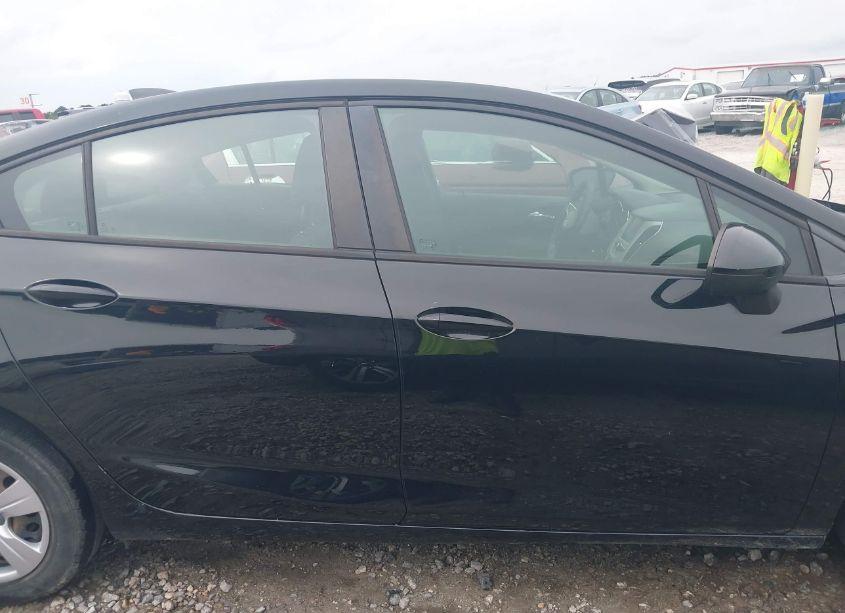 Photo 13 of 2017 Chevrolet Cruze LS AUTO (VIN 1G1BC5SM6H7206612)