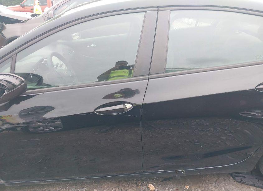 Photo 14 of 2017 Chevrolet Cruze LS AUTO (VIN 1G1BC5SM6H7206612)