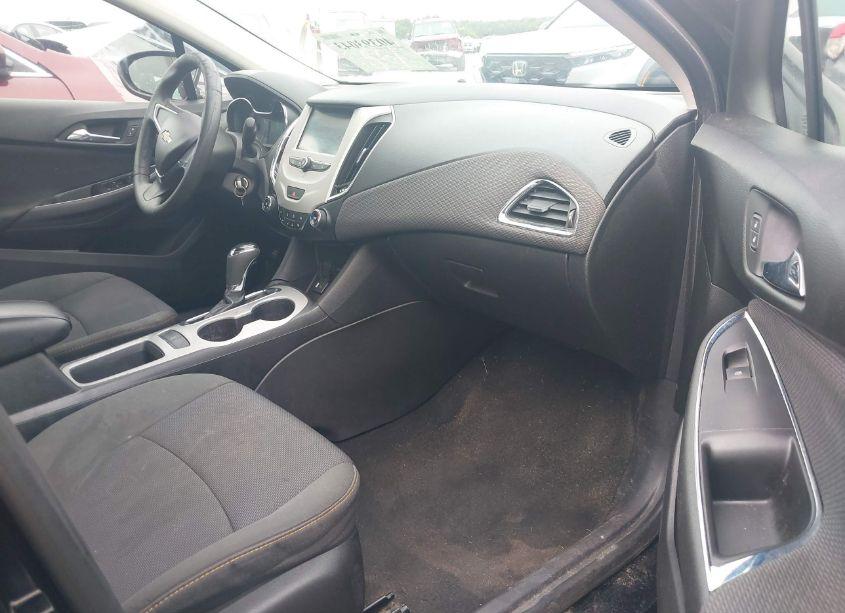 Photo 5 of 2017 Chevrolet Cruze LS AUTO (VIN 1G1BC5SM6H7206612)