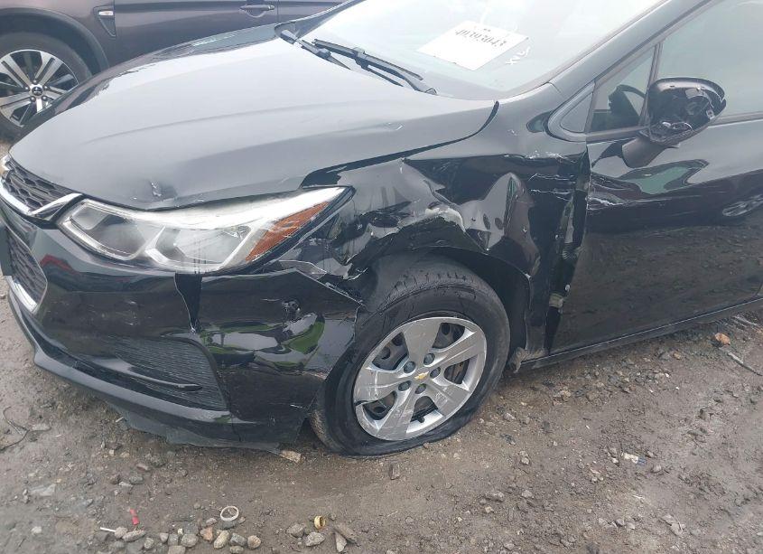 Photo 6 of 2017 Chevrolet Cruze LS AUTO (VIN 1G1BC5SM6H7206612)