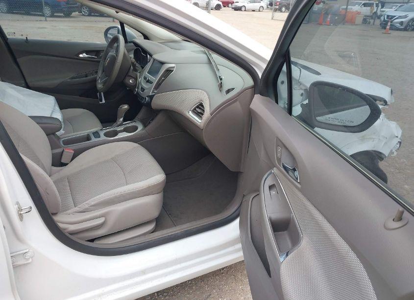 Photo 5 of 2017 Chevrolet Cruze LS AUTO (VIN 1G1BC5SM6H7217786)