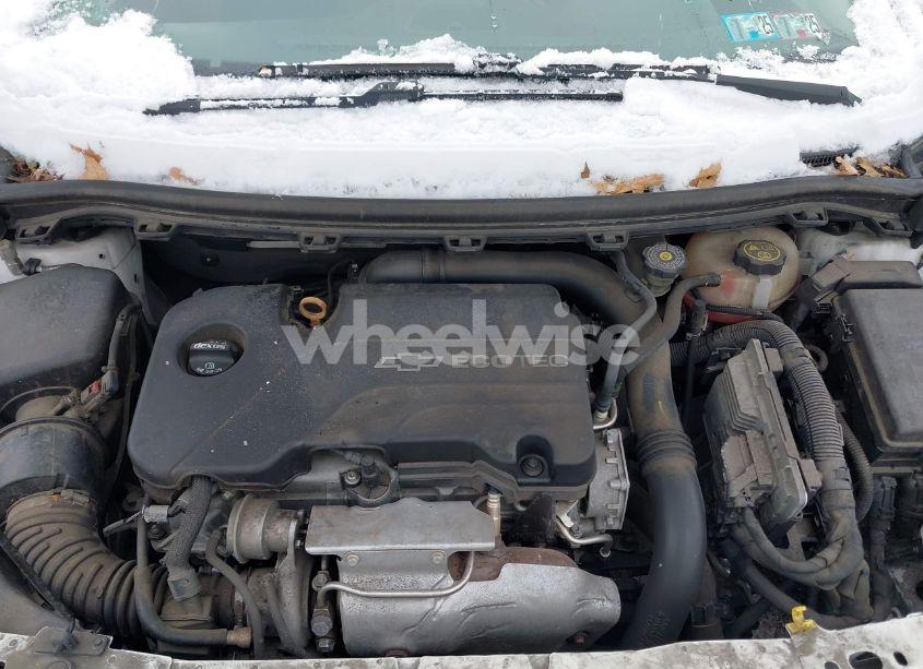 Photo 10 of 2017 Chevrolet Cruze LS AUTO (VIN 1G1BC5SM6H7231722)