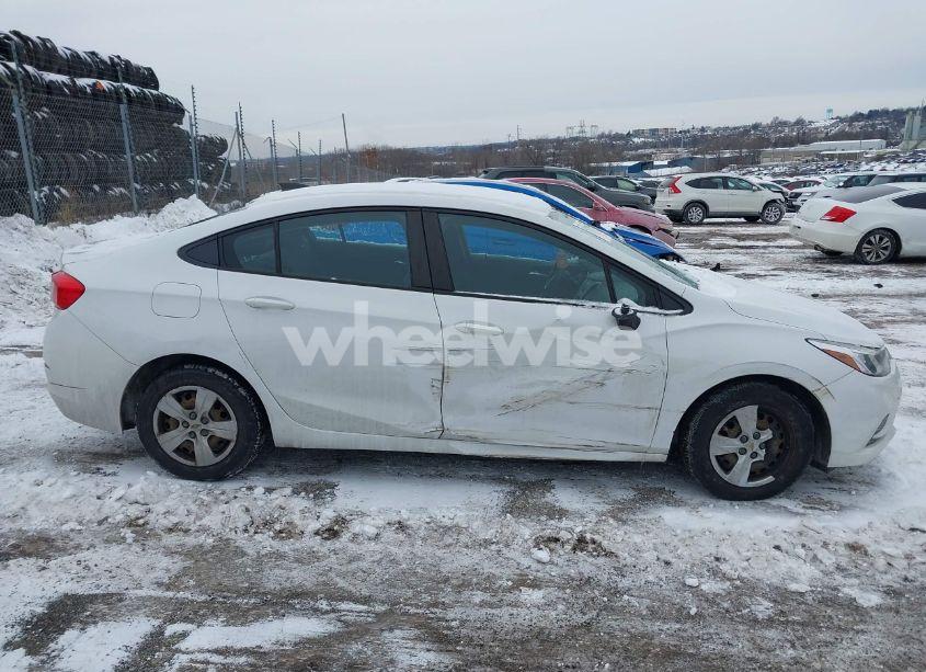 Photo 13 of 2017 Chevrolet Cruze LS AUTO (VIN 1G1BC5SM6H7231722)
