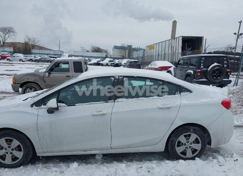 Photo 14 of 2017 Chevrolet Cruze LS AUTO (VIN 1G1BC5SM6H7231722)