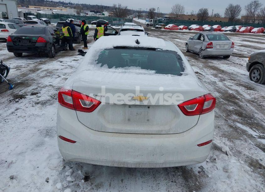 Photo 16 of 2017 Chevrolet Cruze LS AUTO (VIN 1G1BC5SM6H7231722)