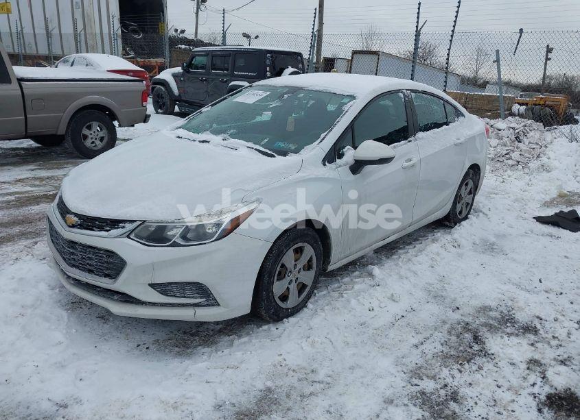 Photo 2 of 2017 Chevrolet Cruze LS AUTO (VIN 1G1BC5SM6H7231722)