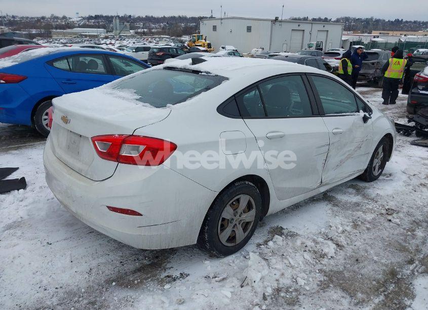 Photo 4 of 2017 Chevrolet Cruze LS AUTO (VIN 1G1BC5SM6H7231722)