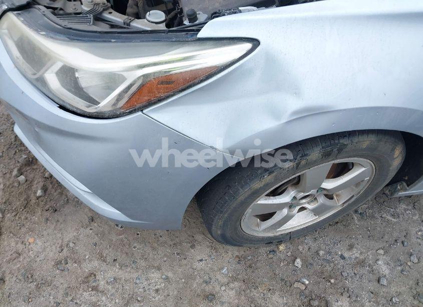 Photo 6 of 2017 Chevrolet Cruze LS AUTO (VIN 1G1BC5SM6H7234958)