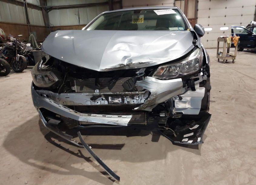 Photo 6 of 2018 Chevrolet Cruze LS AUTO (VIN 1G1BC5SM6J7132274)