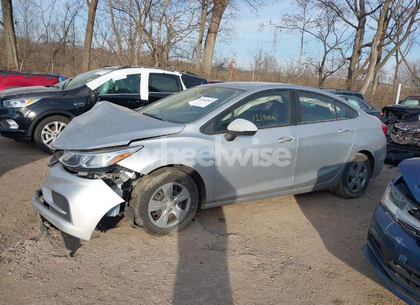 Photo 15 of 2018 Chevrolet Cruze LS AUTO (VIN 1G1BC5SM6J7134378)