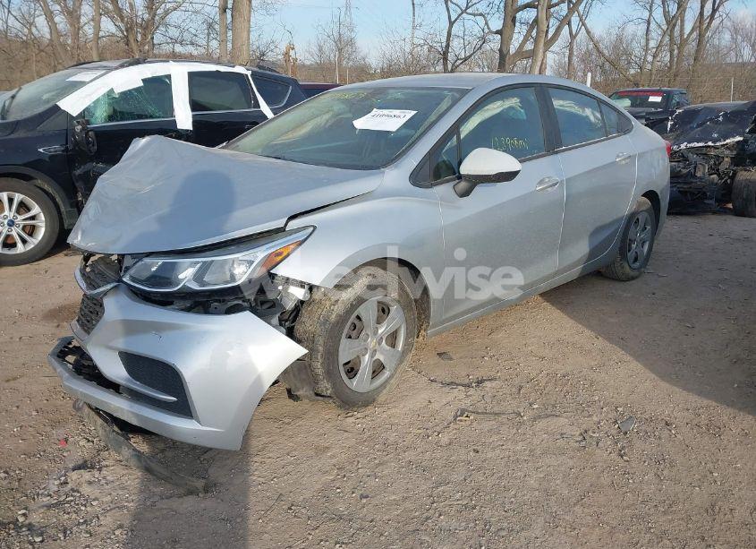 Photo 2 of 2018 Chevrolet Cruze LS AUTO (VIN 1G1BC5SM6J7134378)