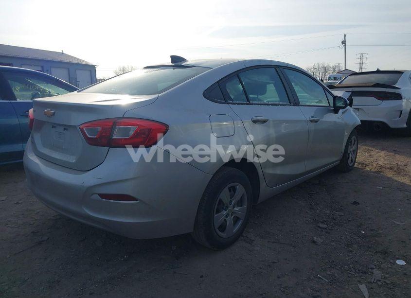 Photo 4 of 2018 Chevrolet Cruze LS AUTO (VIN 1G1BC5SM6J7134378)
