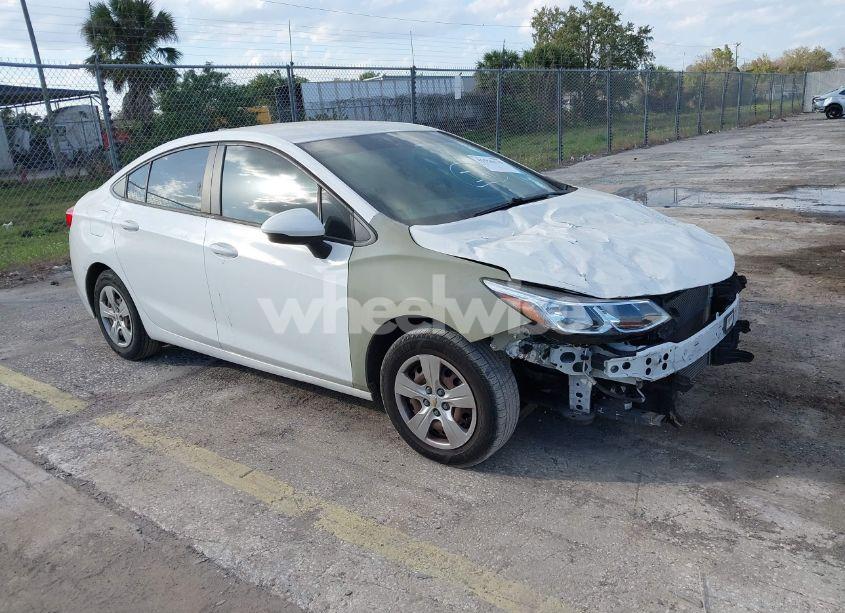 2018 Chevrolet Cruze LS AUTO (VIN 1G1BC5SM6J7137748) main photo