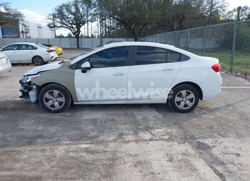 Photo 14 of 2018 Chevrolet Cruze LS AUTO (VIN 1G1BC5SM6J7137748)