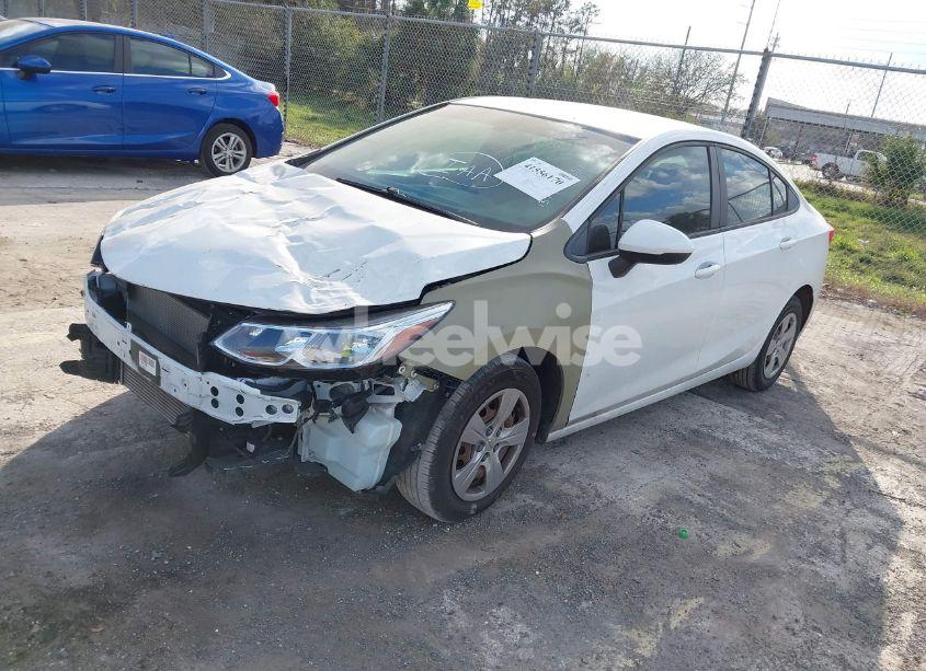 Photo 2 of 2018 Chevrolet Cruze LS AUTO (VIN 1G1BC5SM6J7137748)