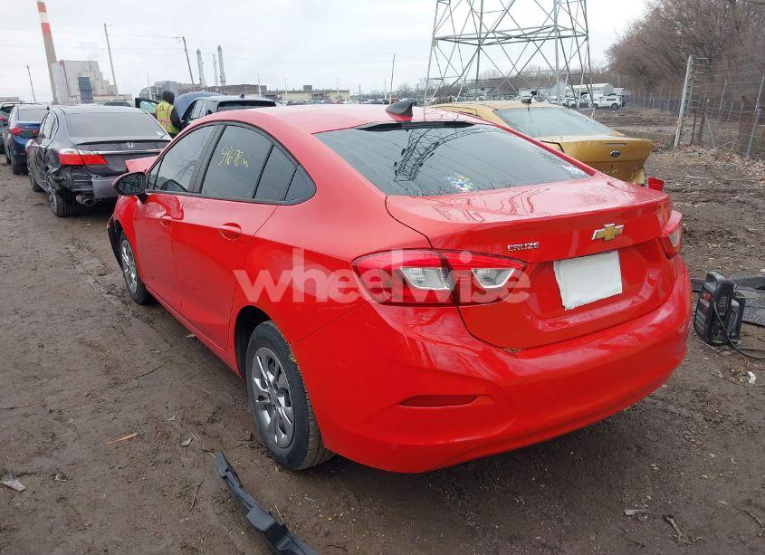 Photo 3 of 2018 Chevrolet Cruze LS AUTO (VIN 1G1BC5SM6J7149124)
