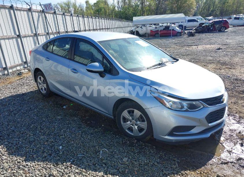 2018 Chevrolet Cruze LS AUTO (VIN 1G1BC5SM6J7167431) main photo