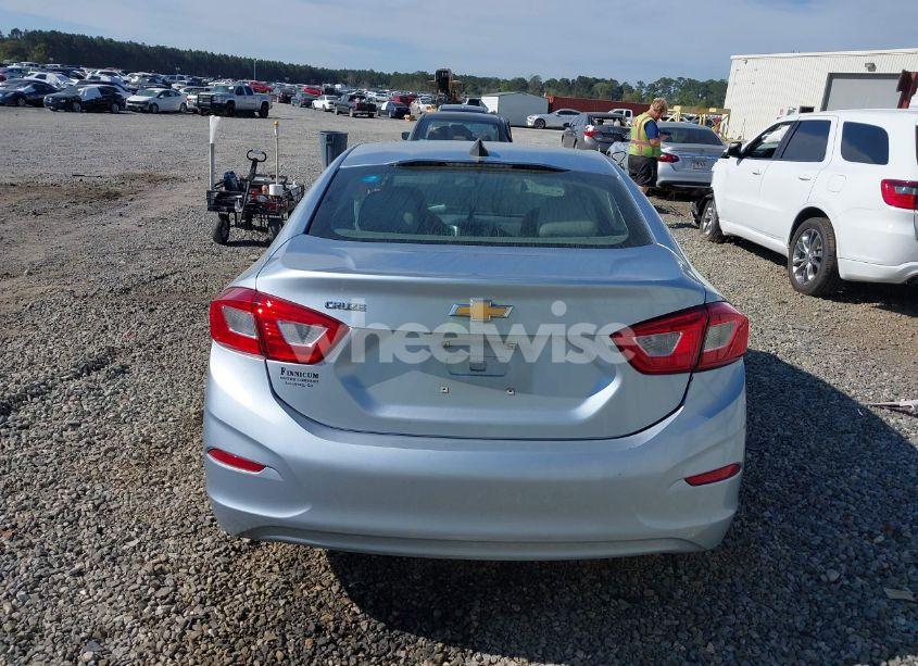 Photo 16 of 2018 Chevrolet Cruze LS AUTO (VIN 1G1BC5SM6J7167431)