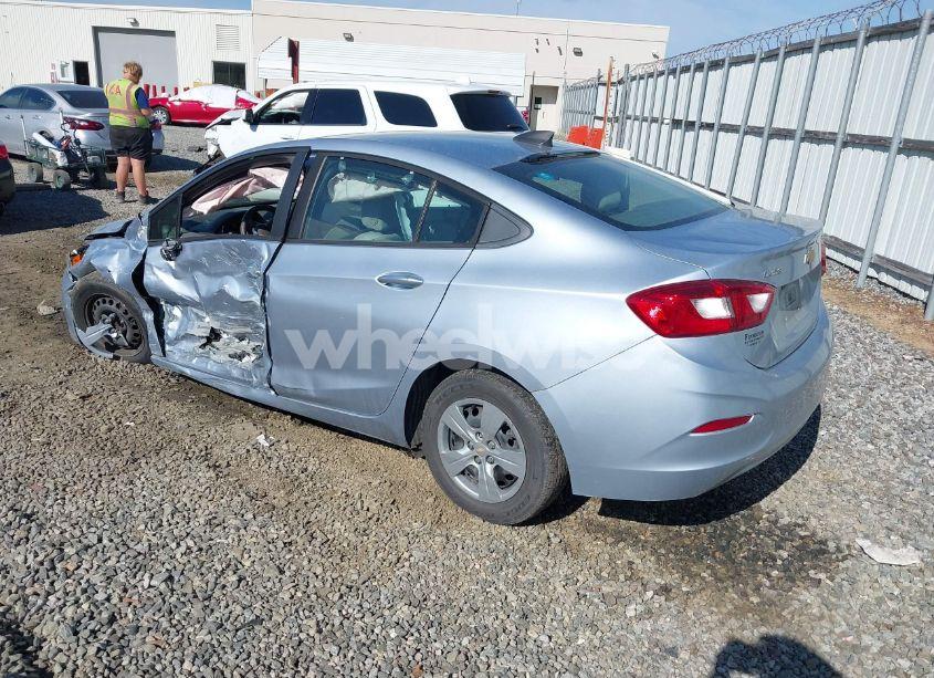 Photo 3 of 2018 Chevrolet Cruze LS AUTO (VIN 1G1BC5SM6J7167431)