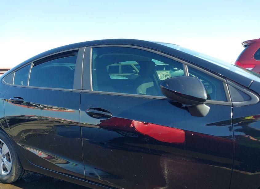 Photo 13 of 2018 Chevrolet Cruze LS AUTO (VIN 1G1BC5SM6J7215672)