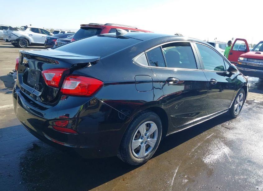 Photo 4 of 2018 Chevrolet Cruze LS AUTO (VIN 1G1BC5SM6J7215672)