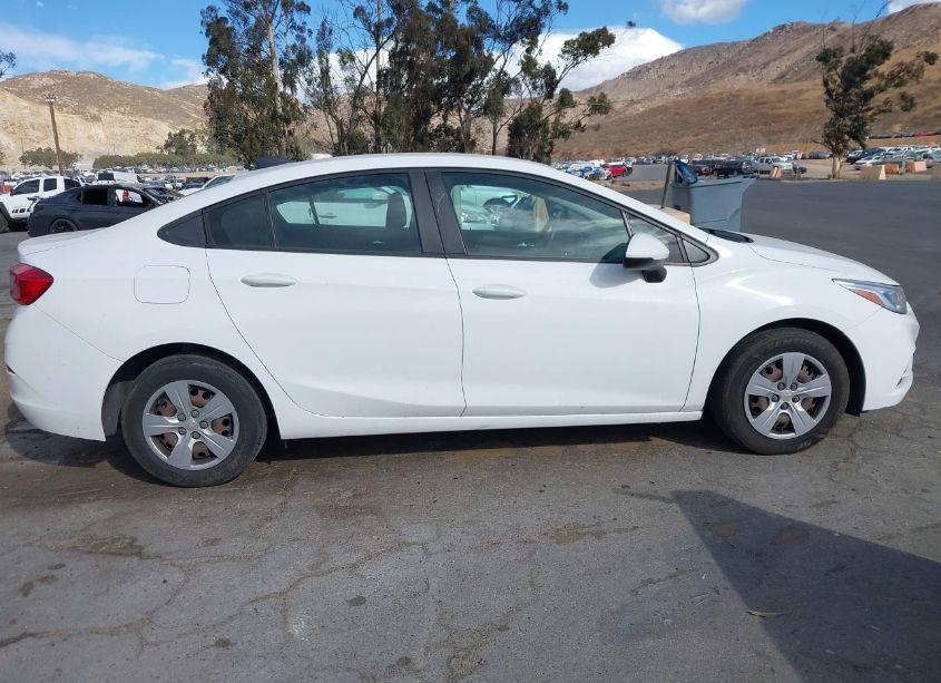 Photo 14 of 2018 Chevrolet Cruze LS AUTO (VIN 1G1BC5SM6J7216059)
