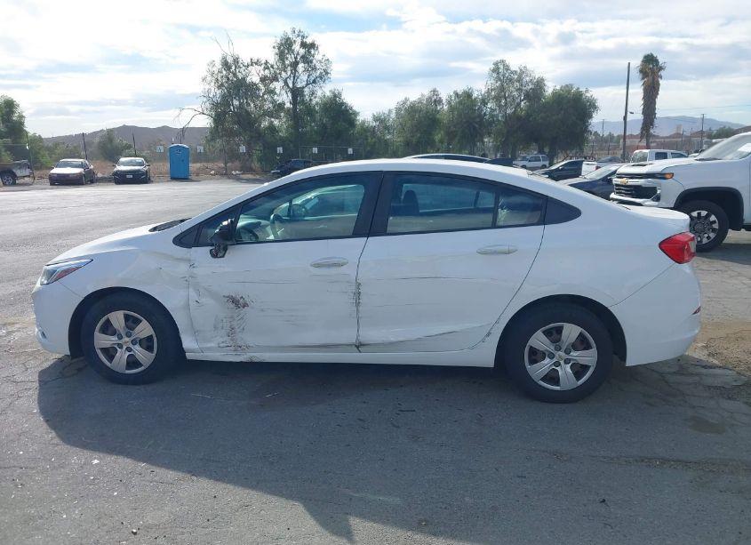 Photo 15 of 2018 Chevrolet Cruze LS AUTO (VIN 1G1BC5SM6J7216059)