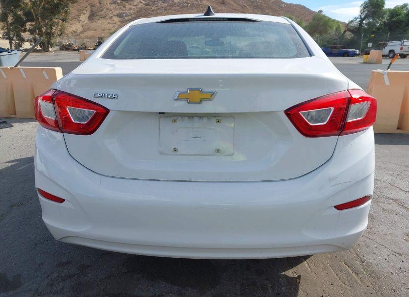 Photo 17 of 2018 Chevrolet Cruze LS AUTO (VIN 1G1BC5SM6J7216059)