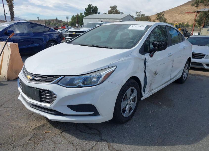 Photo 2 of 2018 Chevrolet Cruze LS AUTO (VIN 1G1BC5SM6J7216059)