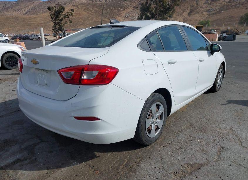 Photo 4 of 2018 Chevrolet Cruze LS AUTO (VIN 1G1BC5SM6J7216059)