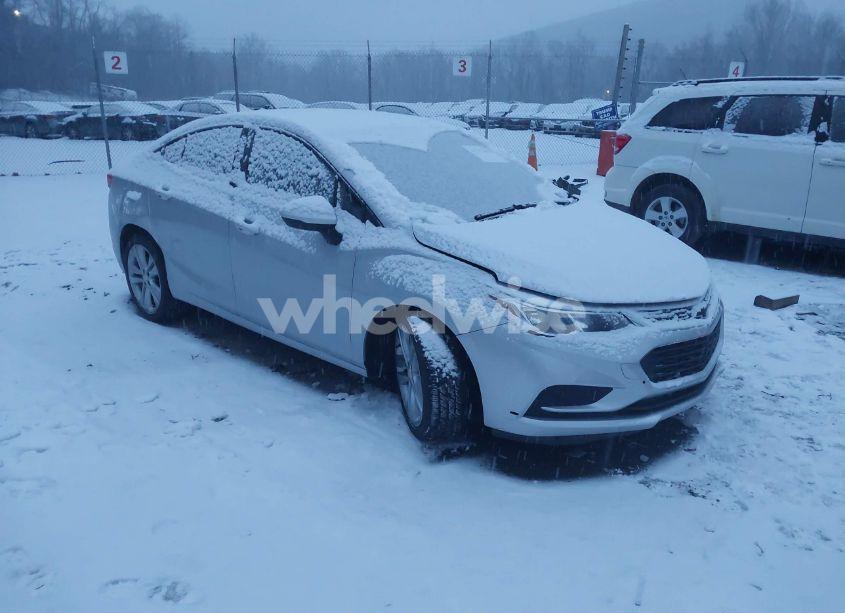 2018 Chevrolet Cruze LS AUTO (VIN 1G1BC5SM6J7220676) main photo