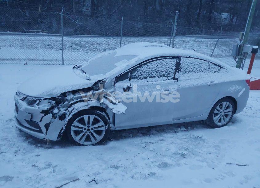 Photo 14 of 2018 Chevrolet Cruze LS AUTO (VIN 1G1BC5SM6J7220676)