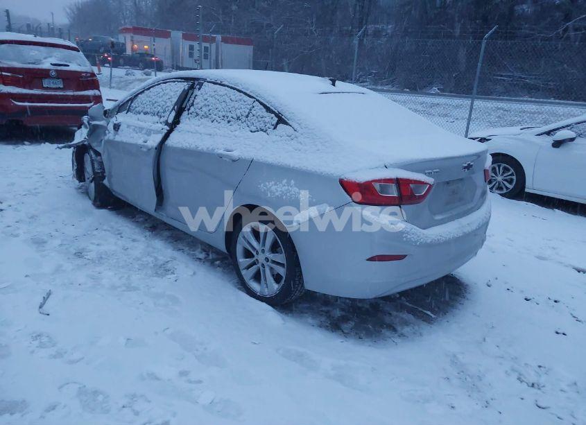 Photo 3 of 2018 Chevrolet Cruze LS AUTO (VIN 1G1BC5SM6J7220676)