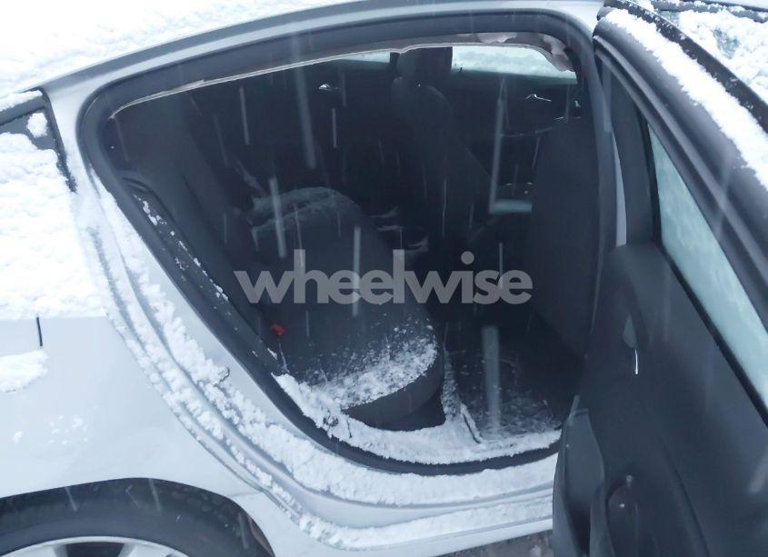 Photo 8 of 2018 Chevrolet Cruze LS AUTO (VIN 1G1BC5SM6J7220676)