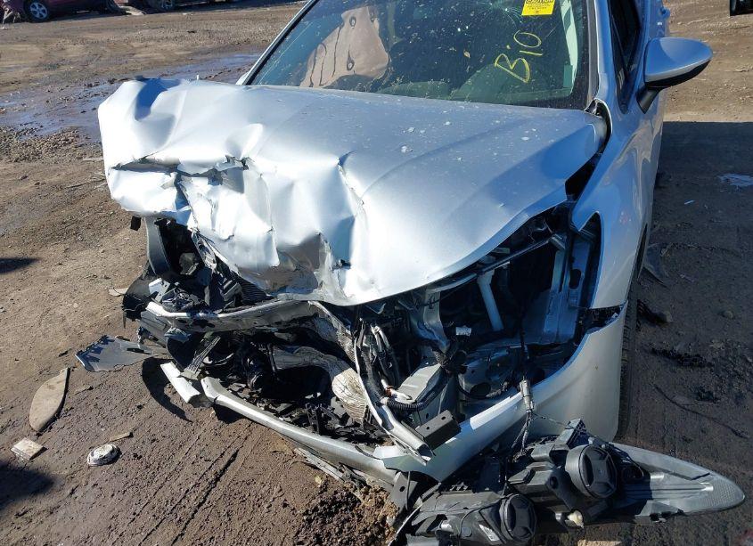 Photo 6 of 2018 Chevrolet Cruze LS AUTO (VIN 1G1BC5SM6J7236067)