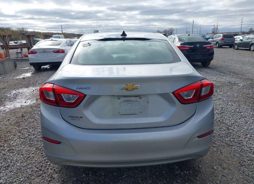 Photo 16 of 2019 Chevrolet Cruze LS (VIN 1G1BC5SM6K7109594)