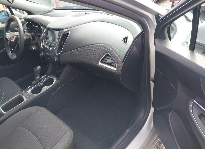 Photo 5 of 2019 Chevrolet Cruze LS (VIN 1G1BC5SM6K7109594)